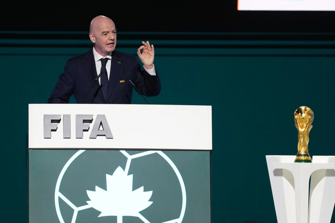 Chủ tịch FIFA Gianni Infantino phát biểu tại Đại hội FIFA lần thứ 76. (Ảnh: FIFA)