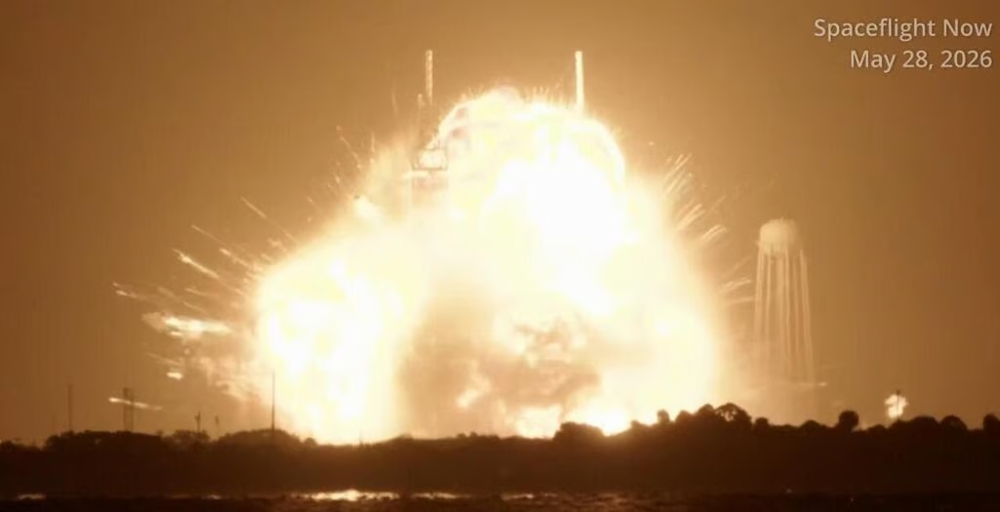 Khoảnh khắc bệ phóng Blue Origin phát nổ trong quá trình phóng tên lửa New Glenn ở Florida, Mỹ.
Ảnh: NASASpaceflight