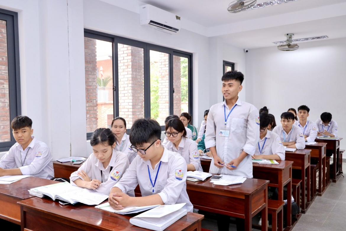 Em Lê Anh Dũng, học sinh lớp 12A7, Trường THPT Phan Đình Phùng, tỉnh Hà Tĩnh