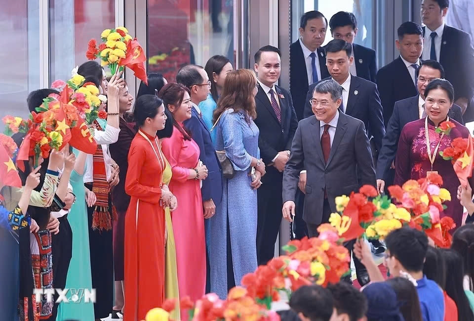 Thủ tướng Lê Minh Hưng đến dự khai mạc Đại hội XI Mặt trận Tổ quốc Việt Nam. (Ảnh: Dương Giang/TTXVN)