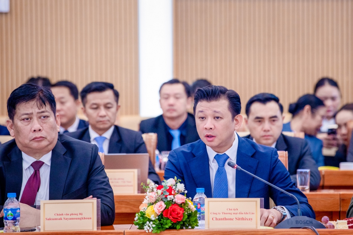 Đại diện Công ty thương mại dầu khí Lào dự hội nghị.