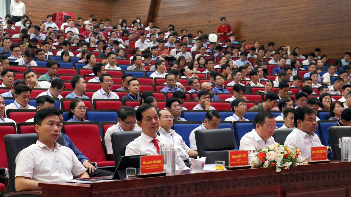Lớp học có hơn 700 học viên (ảnh: L.V)