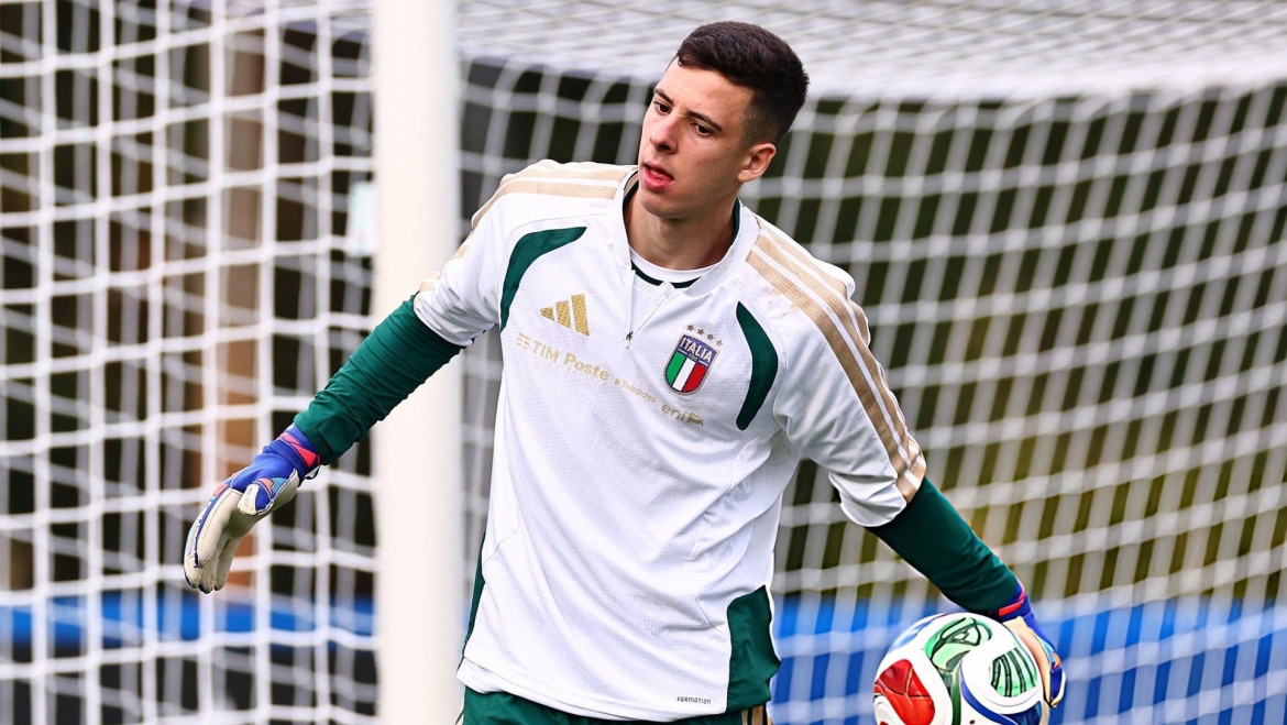 Thủ môn Lorenzo Palmisani (Frosinone)