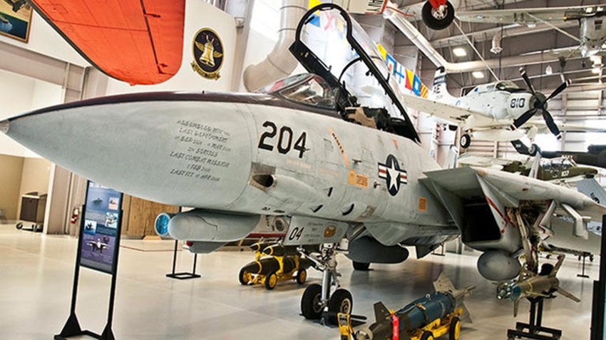 Một chiếc F-14D Tomcat đã ngừng hoạt động được trưng bày tại Bảo tàng Hàng không Hải quân Quốc gia.
Ảnh: Bảo tàng Hàng không Hải quân Quốc gia Mỹ