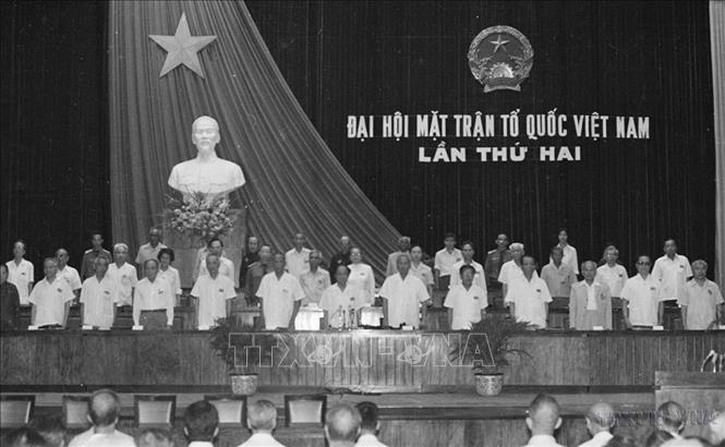 Từ 12-14/5/1983, tại Hội trường Ba Đình (Hà Nội), diễn ra lễ khai mạc Đại hội Đại biểu toàn quốc Mặt trận Tổ quốc Việt Nam lần thứ II. Ảnh: Kim Hùng/TTXVN