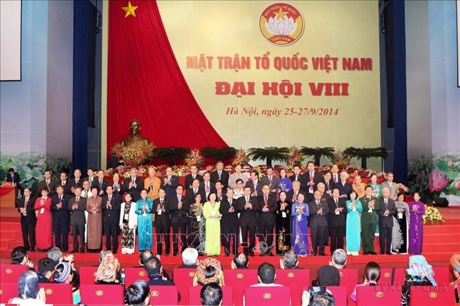 Đoàn chủ tịch Ủy Ban Trung ương MTTQ Việt Nam khóa VIII, nhiệm kỳ 2014-2019 ra mắt Đại hội. Chủ tịch Uỷ ban Trung ương Mặt trận Tổ quốc Việt Nam khoá 8 là ông Nguyễn Thiện Nhân, Phó Chủ tịch, Tổng Thư ký là ông Vũ Trọng Kim. Ảnh: Lâm Khánh/TTXVN