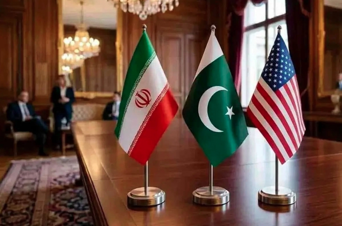 Cờ Iran, Pakistan, Mỹ tại địa điểm đàm phán ở Islamabad, Pakistan ngày 11/4. Ảnh: Tasnim