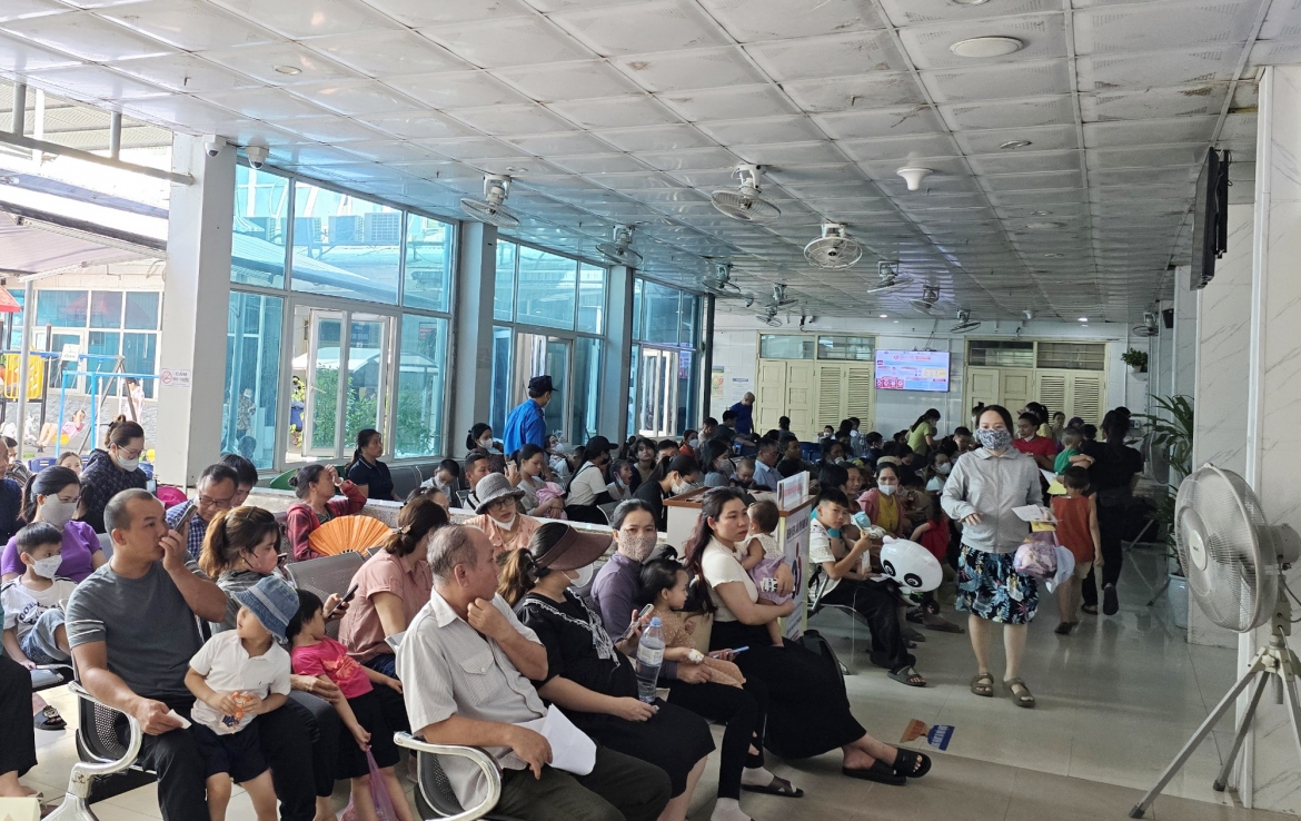 Nắng nóng oi bức kéo dài làm gia tăng nhiều nhóm bệnh