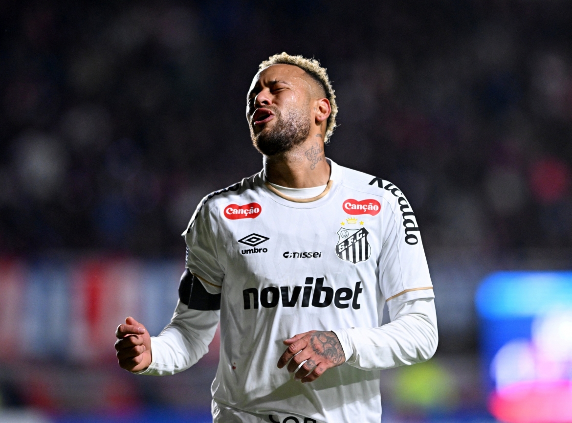 Neymar báo tin không vui đến HLV Carlo Ancelotti trước ngày khởi tranh World Cup 2026. (Ảnh: Reuters)