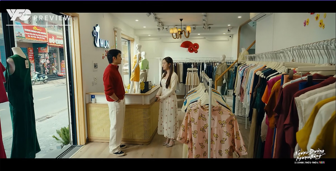 Trung gặp Hồng tại cửa hàng của Hồng để làm rõ một số chuyện liên quan đến Mai và bà Diện.