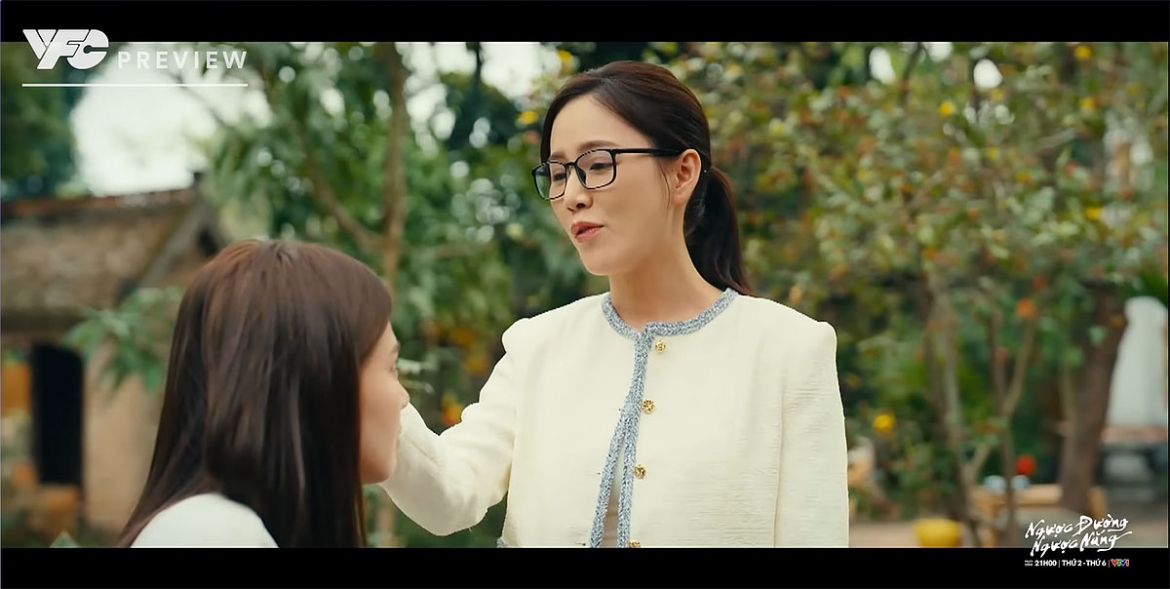 Chị gái của Mai động viên em tiếp tục dự án đang theo đuổi.