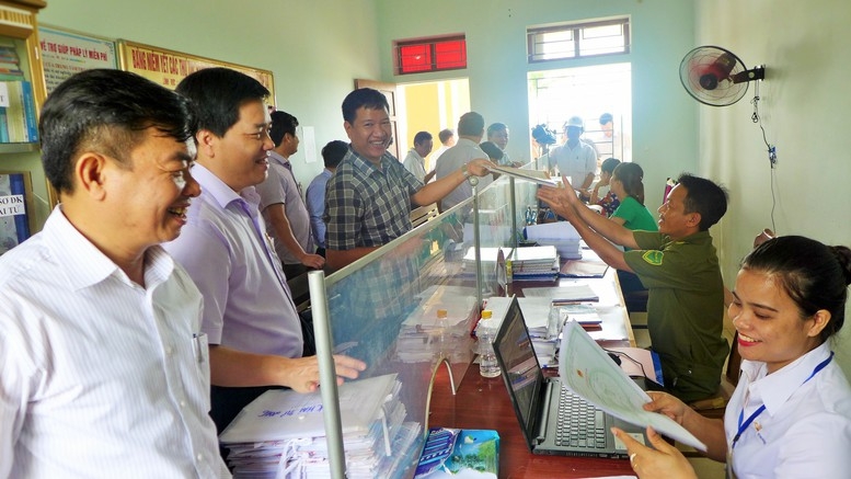 Dự thảo đề xuất điều chỉnh tăng mức khoán quỹ phụ cấp từ ngân sách nhà nước với người hoạt động không chuyên trách ở thôn, tổ dân phố. Ảnh minh họa