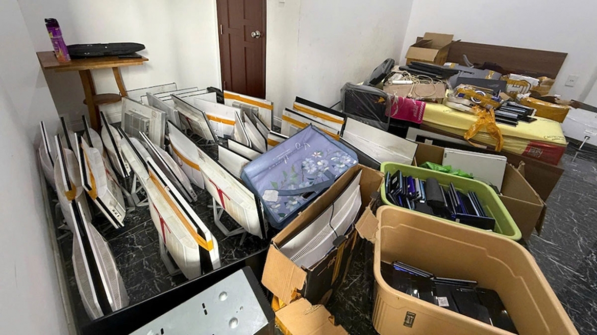 Tài liệu công an thu giữ (ảnh: ĐC)