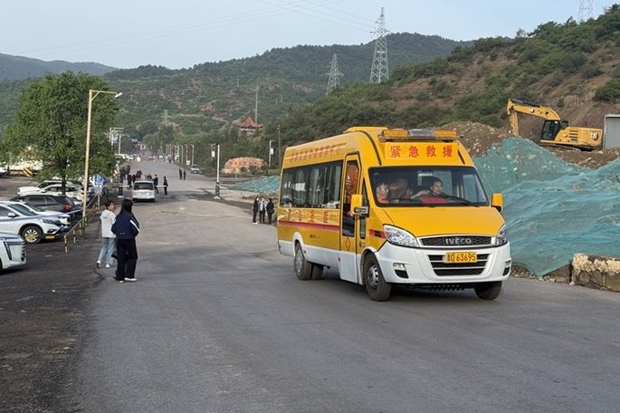 Hiện trường vụ cứu hộ tại mỏ than Lưu Thần Vũ thuộc huyện Tần Nguyên, thành phố Trường Trị, tỉnh Sơn Tây, miền bắc Trung Quốc ngày 22/5. Ảnh: Tân Hoa Xã