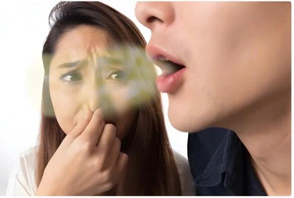Đánh răng đều đặn mỗi ngày nhưng hơi thở vẫn có mùi là tình trạng nhiều người gặp phải