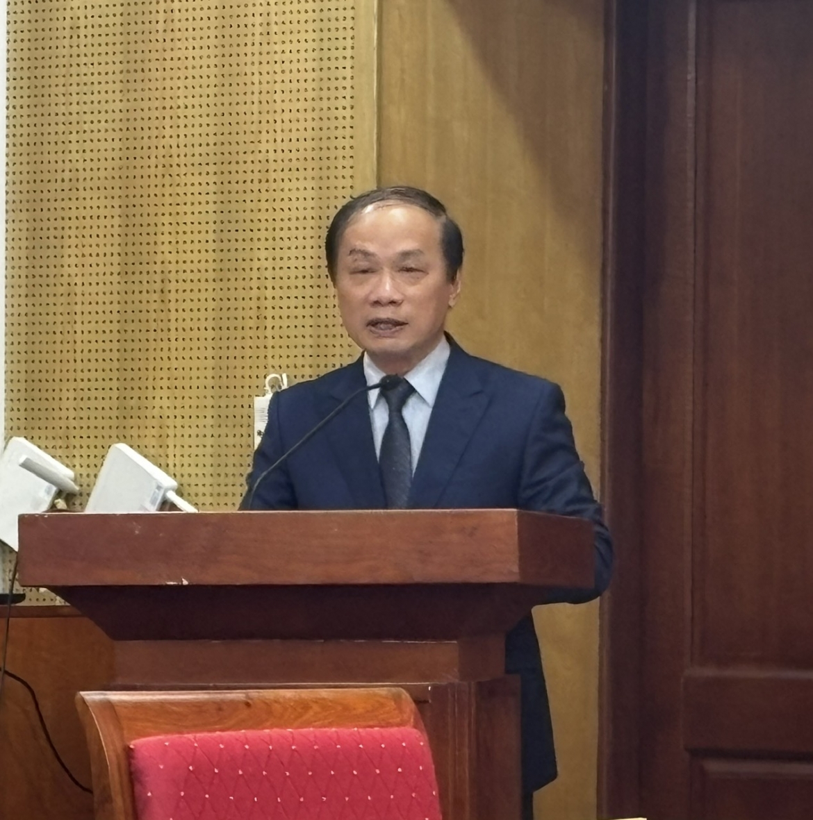 Ông Phạm Tất Thắng phát biểu nhận nhiệm vụ.