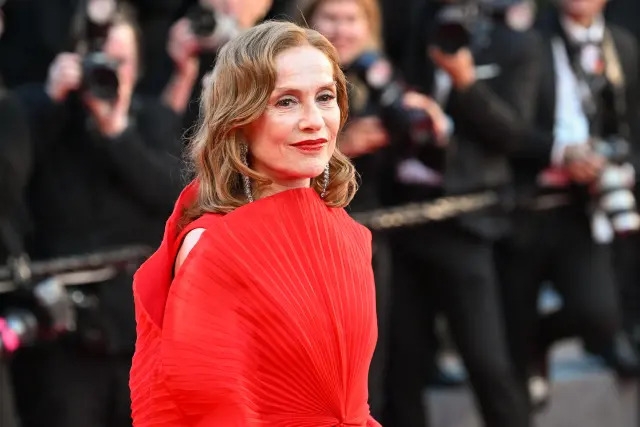 Isabelle Huppert tại buổi ra mắt phim 'Parallel Tales' tại Liên hoan phim Cannes lần thứ 79