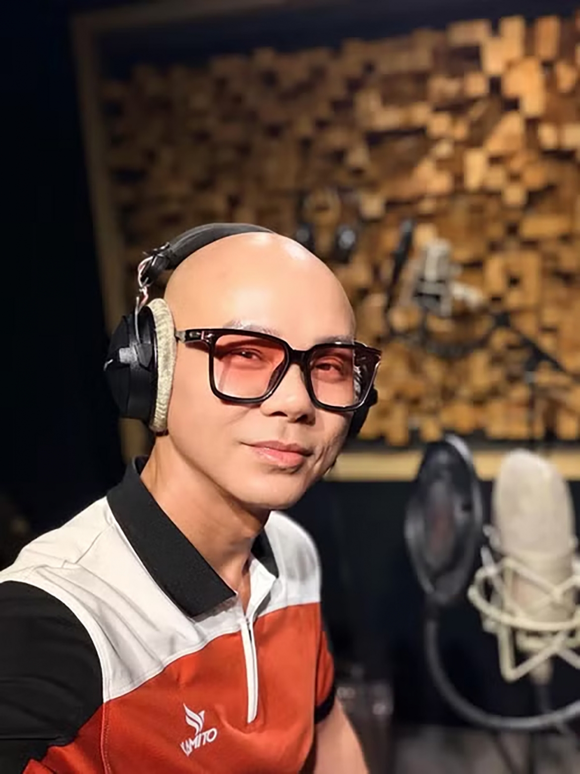 Ca sĩ Phan Đinh Tùng tiếp tục có động thái mới liên quan vụ tranh chấp bản quyền ca khúc “Khúc hát mừng sinh nhật”. Nam ca sĩ cho biết việc lên tiếng lúc này nhằm bảo vệ “các giá trị tinh thần, thành quả lao động nghệ thuật cũng như quyền và lợi ích hợp pháp của người nghệ sĩ”.