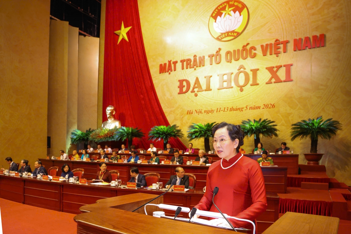 Thay mặt Đoàn Chủ tịch, bà Lê Thị Thủy, Ủy viên Trung ương Đảng, Phó Chủ tịch Ủy ban Trung ương Mặt trận Tổ quốc Việt Nam, Chủ tịch Hội Liên hiệp Phụ nữ Việt Nam đã trình bày Báo cáo tình hình đại biểu tham dự Đại hội.