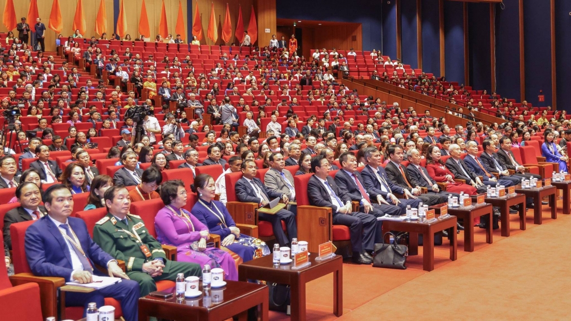 Tham dự phiên bế mạc còn có các Ủy viên Trung ương Đảng, nguyên Ủy viên Trung ương Đảng; Ủy viên dự khuyết Trung ương Đảng; các Phó Chủ tịch Ủy ban Trung ương MTTQ Việt Nam khoá XI; các Ủy viên Đoàn Chủ tịch; Ủy viên Ủy ban Trung ương Mặt trận Tổ quốc Việt Nam khoá XI.