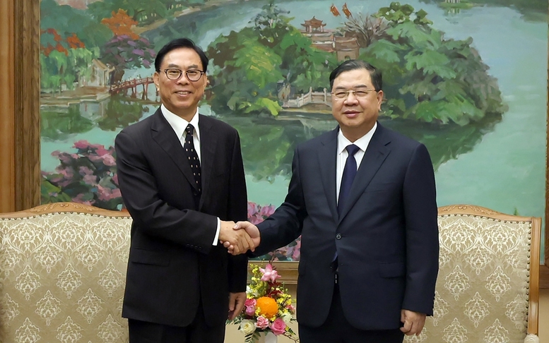 Phó Thủ tướng Thường trực Chính phủ Phạm Gia Túc tiếp ông Tiền Chấn Hoa, Chủ tịch Hiệp hội Hợp tác quốc tế doanh nghiệp vừa và nhỏ Thượng Hải (SIAB), Trung Quốc - Ảnh: VGP/Phương Nguyên