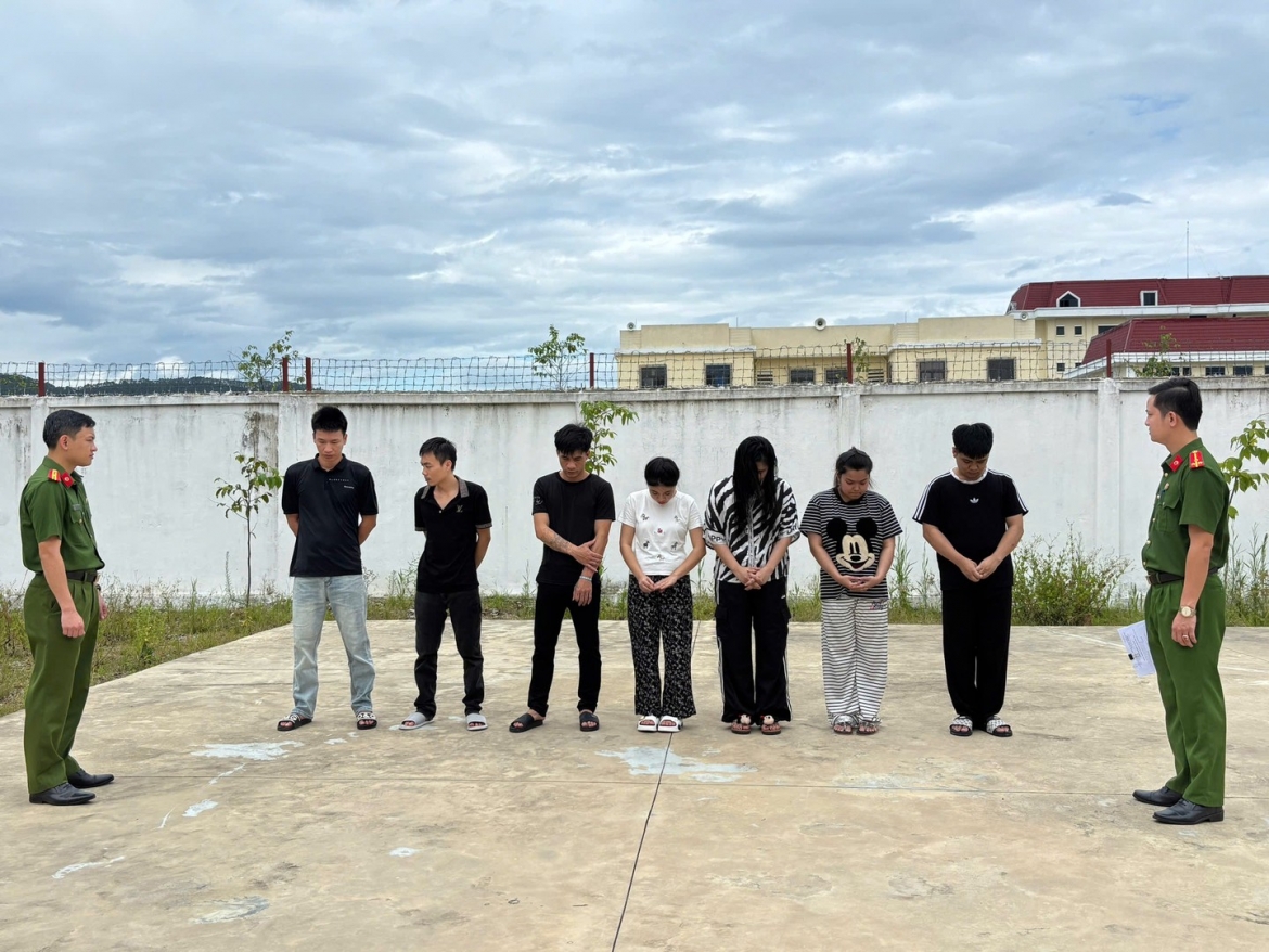 7 đối tượng trong đường dây bị khởi tố.
