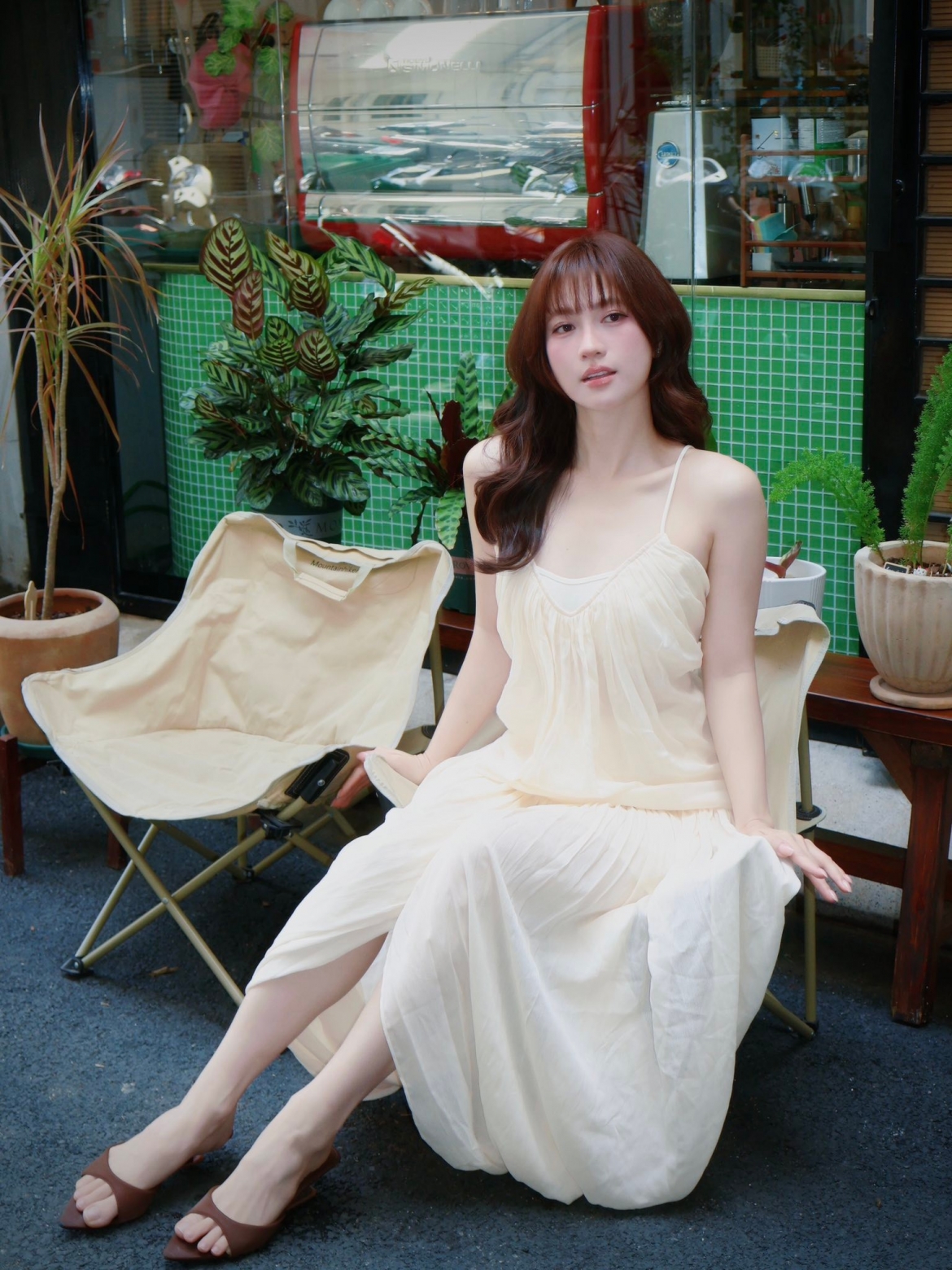 Phương Anh Đào đăng ảnh khoe nhan sắc ngọt ngào kèm thông điệp chữa lành: “Những điều tốt đẹp đang bên cạnh bạn, nên hãy tin tưởng bản thân mình 200% luôn nhen”. 