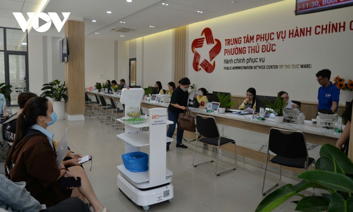 Trong năm 2025, toàn bộ hệ thống chính trị chuyển đổi toàn diện, sâu sắc với điểm nhấn là chuyển từ chính quyền địa phương 3 cấp thành 2 cấp.