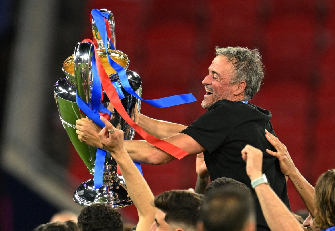 HLV Luis Enrique đi vào lịch sử sân chơi danh giá nhất châu Âu (Ảnh: Reuters).