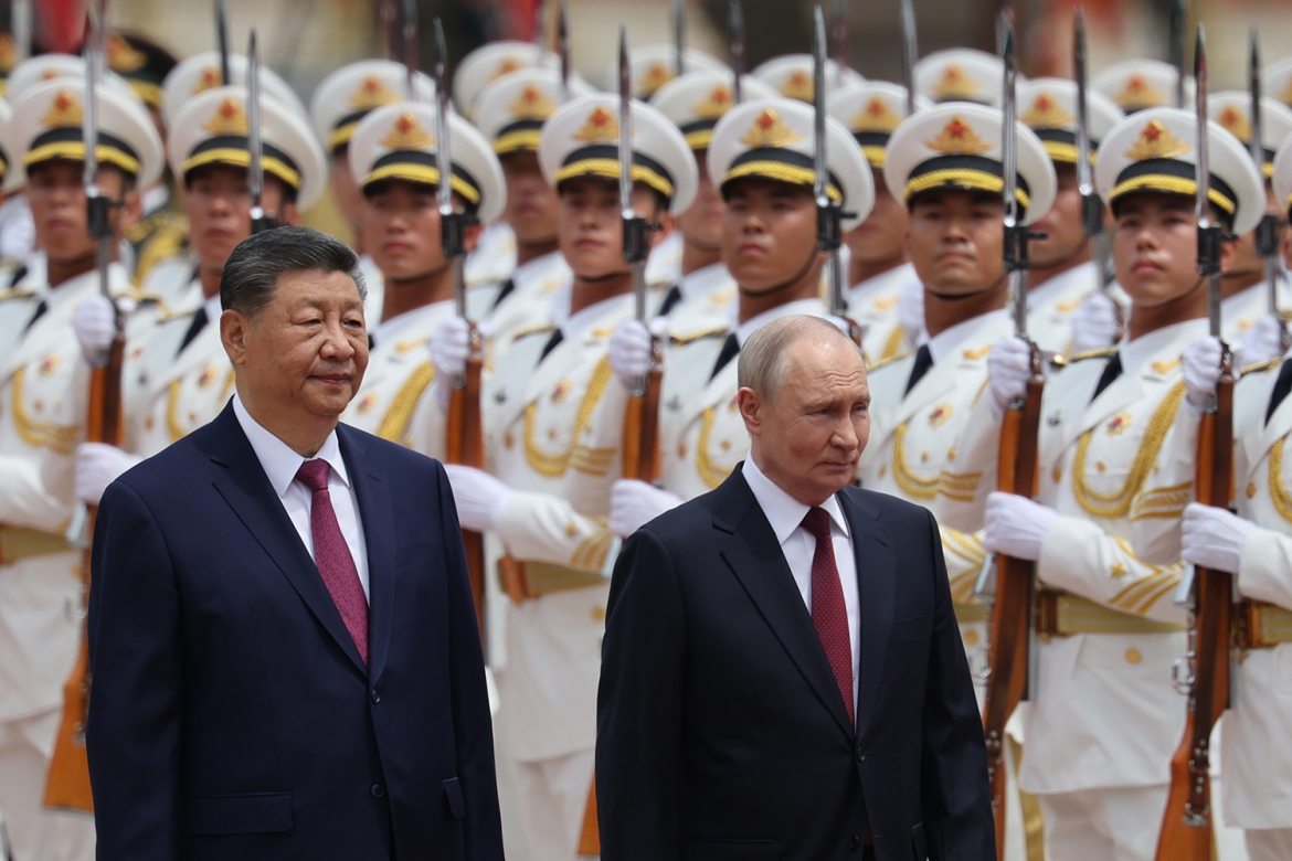 Chủ tịch Trung Quốc Tập Cận Bình tiếp đón Tổng thống Nga Vladimir Putin tại Bắc Kinh ngày 20/5/2026. Ảnh: AP
