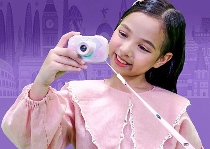 Máy ảnh mini là lựa chọn mới mẻ của nhiều phụ huynh (Ảnh: MyKingdom)