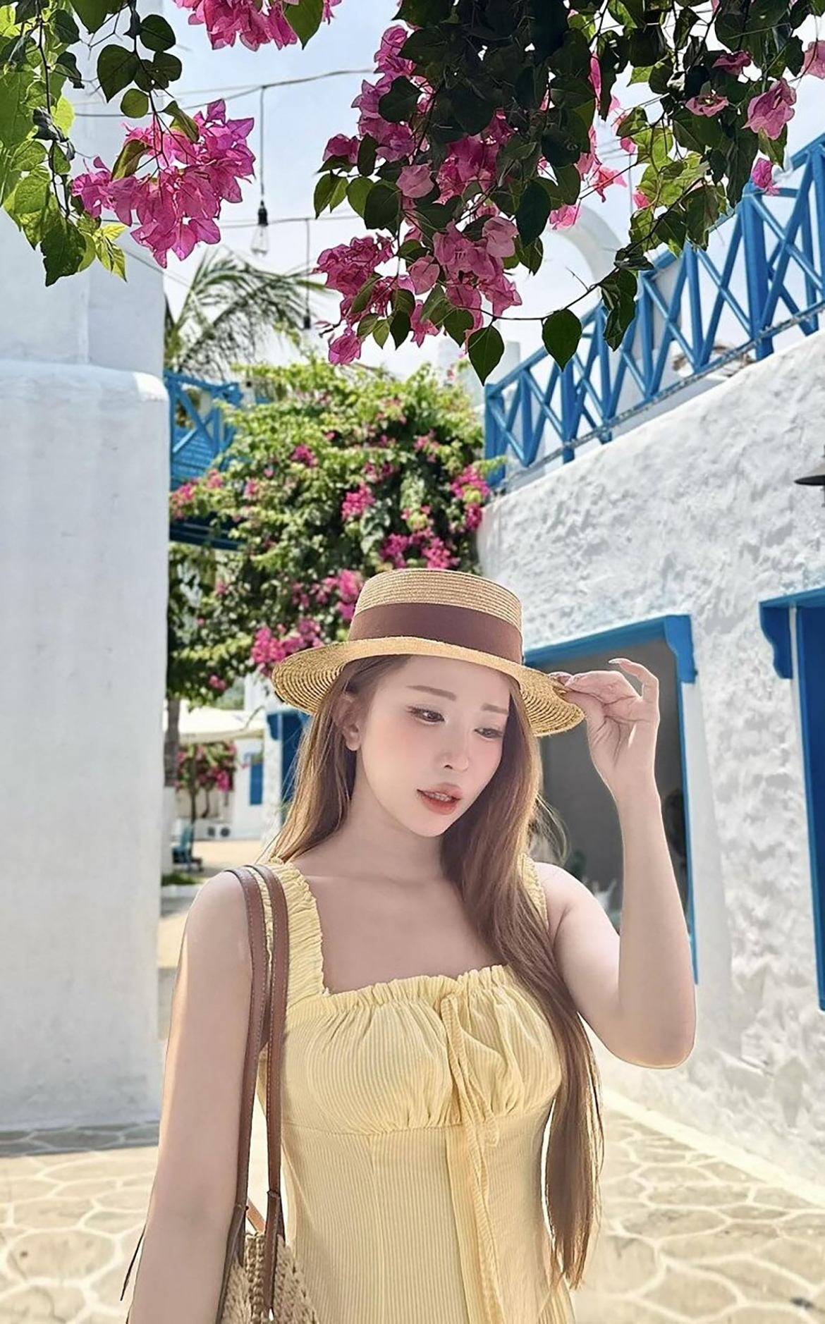Quỳnh Nga chia sẻ loạt ảnh rực rỡ, ngọt ngào trong chuyến đi du lịch đầy cảm xúc.
