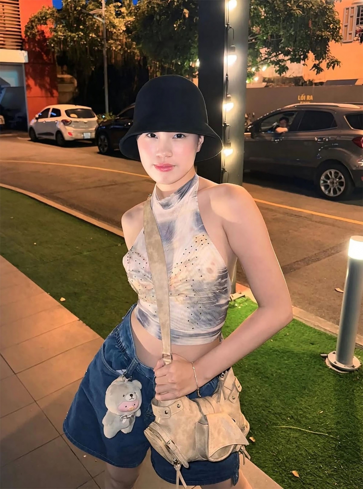 Theo format, Miss Grand Vietnam 2026 sẽ chọn top 5 chung cuộc, trao danh hiệu hoa hậu và bốn á hậu. Tổng giá trị giải thưởng dành cho hoa hậu là 300 triệu đồng.