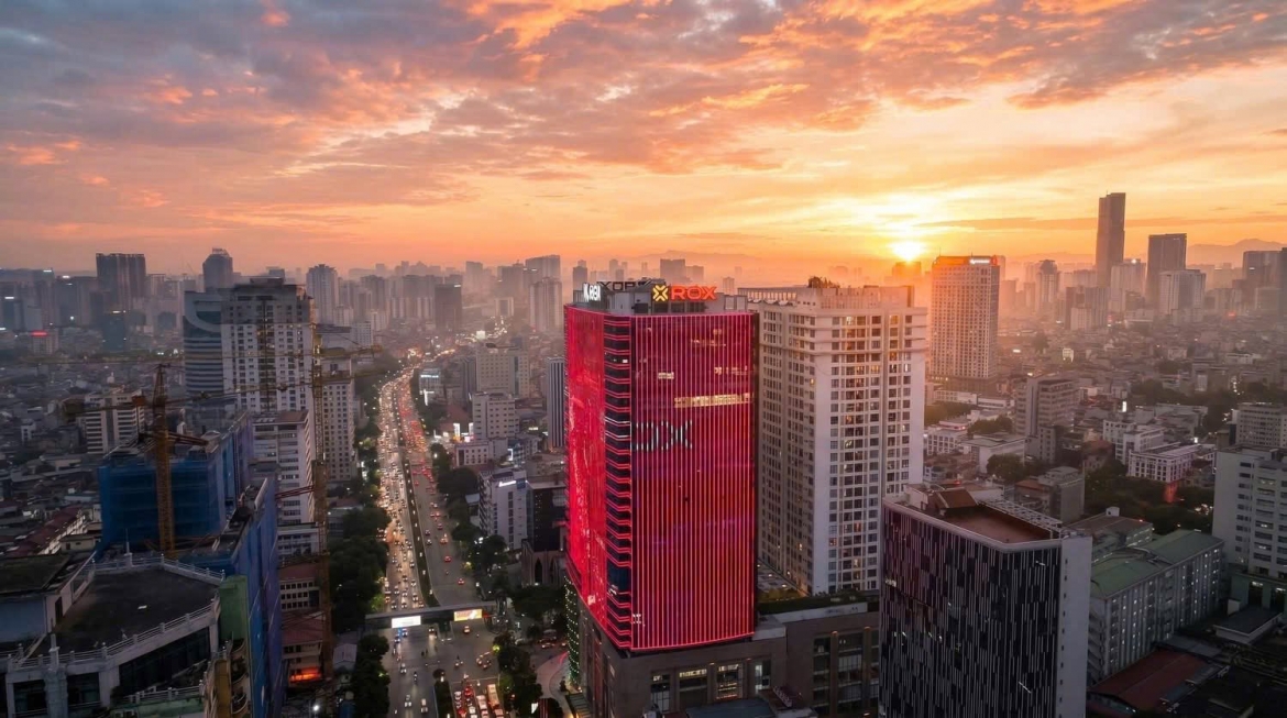 Khoảnh khắc đón bình minh trở thành biểu tượng cho tinh thần luôn hướng về phía trước