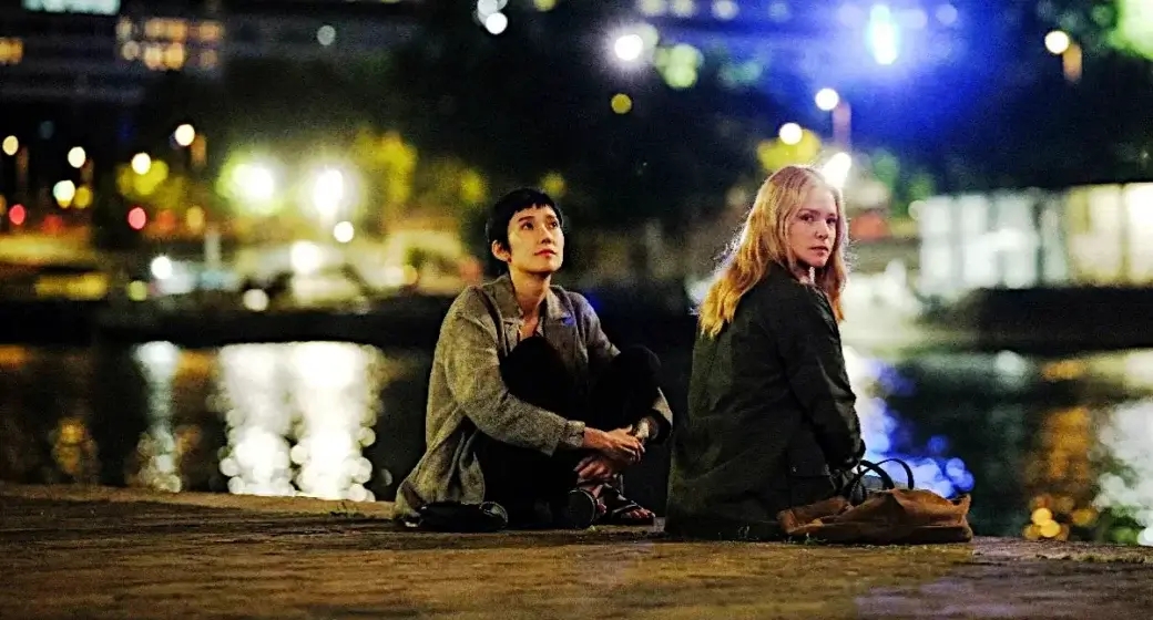 All of a Sudden của Ryûsuke Hamaguchi lấy bối cảnh Paris. Đây là dự án nói tiếng Pháp đầu tiên của Hamaguchi tại Cannes.