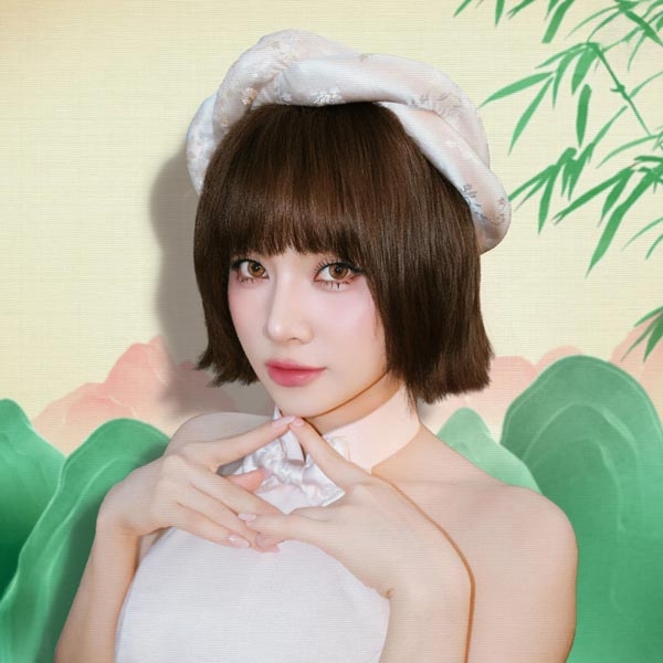Ca sĩ, nhạc sĩ trẻ Ngô Lan Hương mới đây đã chia sẻ, phải nhờ đến ca khúc “Đi giữa trời rực rỡ”, nhiều khán giả mới biết đến cái tên Ngô Lan Hương thay vì chỉ nhớ giai điệu những ca khúc trước đó.
