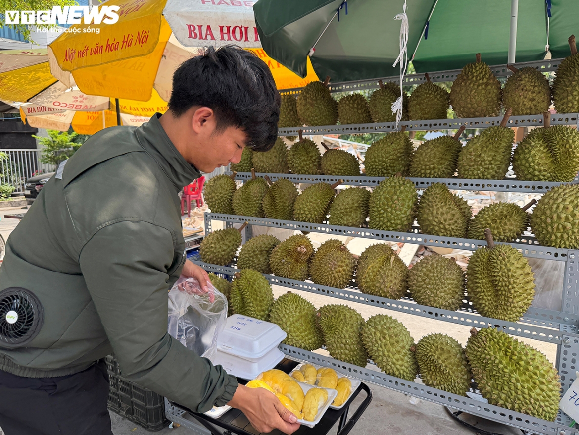 Theo tiểu thương, sầu riêng giá rẻ chủ yếu là hàng dạt, ít múi hoặc chất lượng không đồng đều