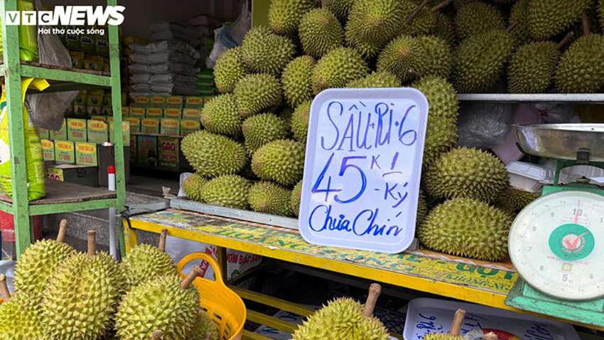 Sầu riêng loại B thường có giá dưới 50.000 đồng/kg tại nhiều cửa hàng ở TP.HCM