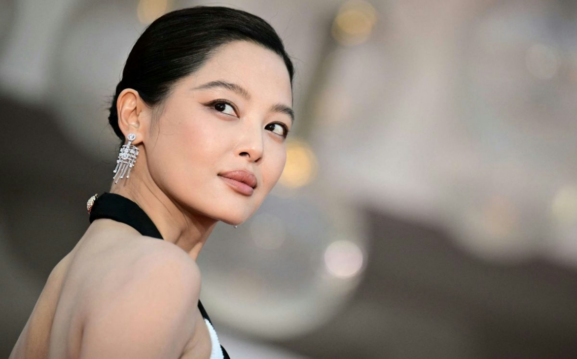 Sunset boulevard: The Anna May Wong story đánh dấu bước ngoặt quan trọng trong sự nghiệp của Tân Chỉ Lôi.