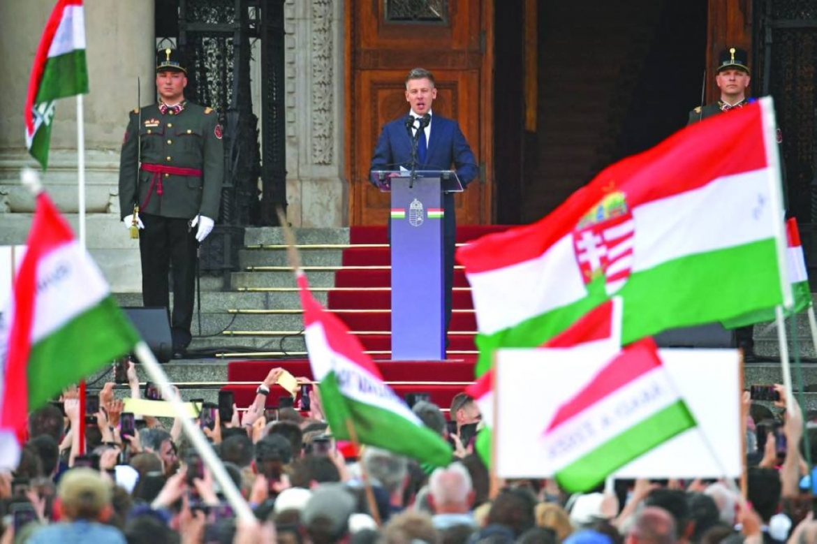 Tân thủ tướng Hungary Peter Magyar tuyên thệ nhậm chức (Ảnh AFP)
