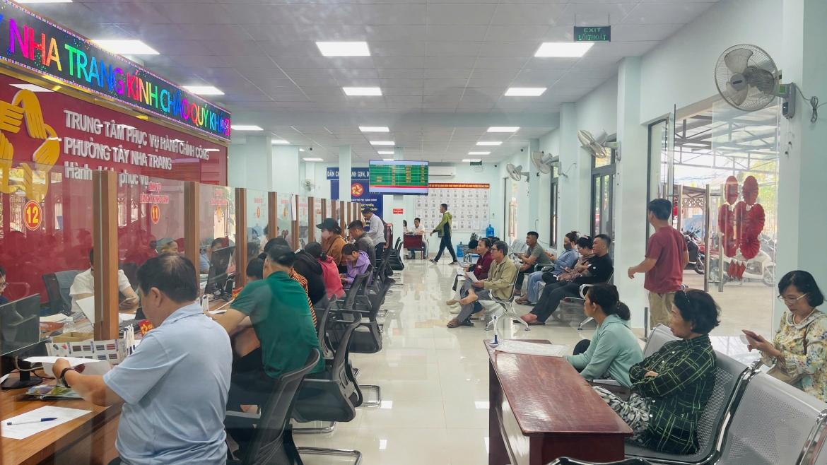 Cán bộ, công chức xã, phường ở tỉnh Khánh Hòa đang chịu nhiều áp lực với khối lượng công việc lớn