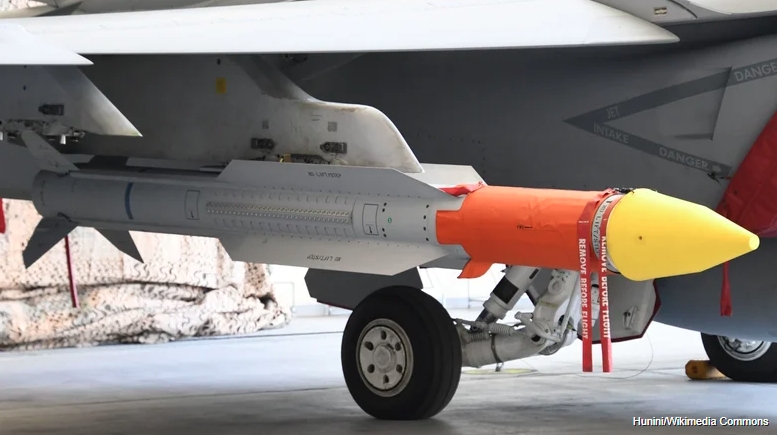 Tên lửa AIM-174B. Ảnh: Wikimedia Commons