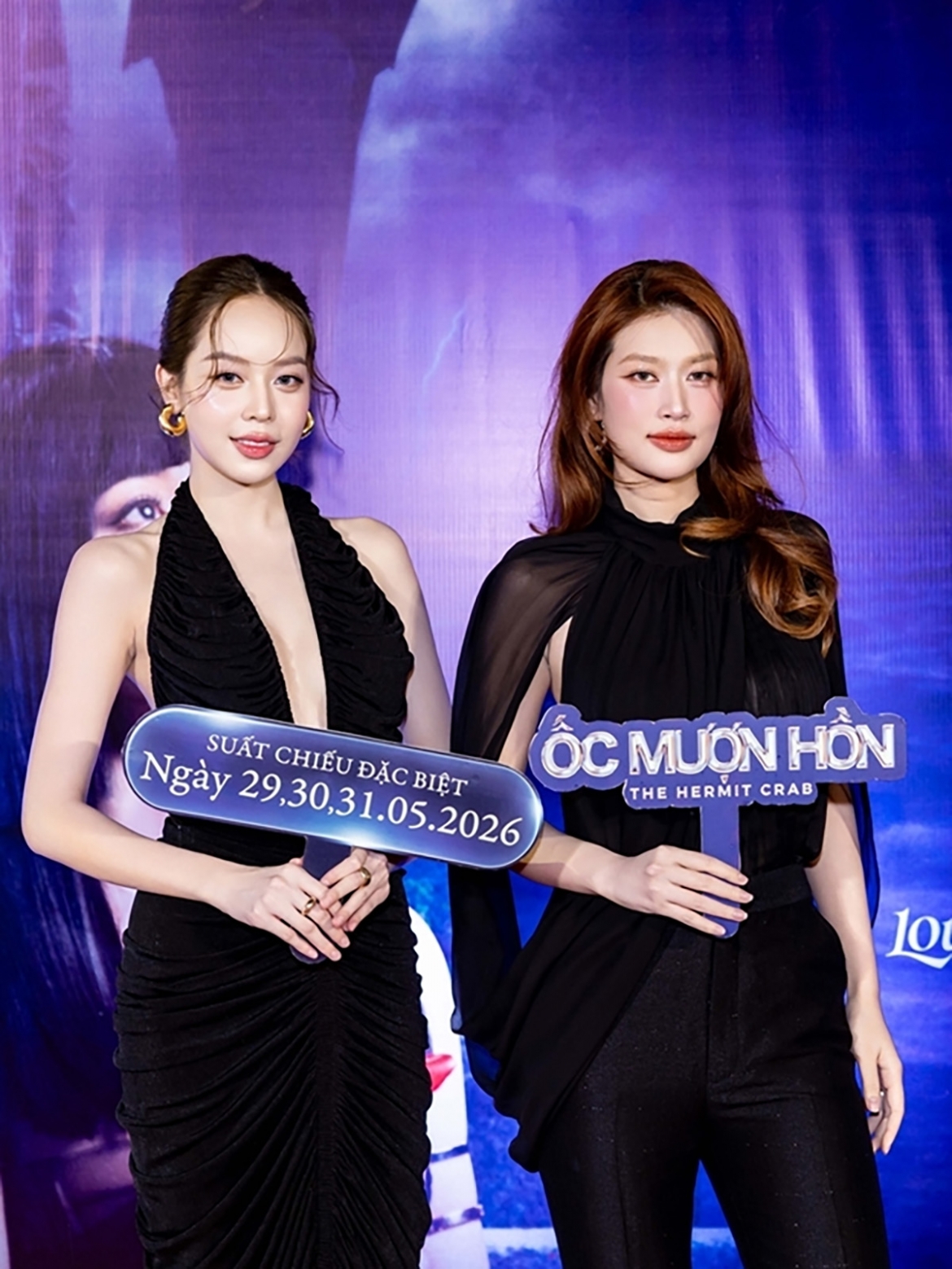 Hai hoa hậu Thanh Thủy và Đoàn Thiên Ân diện trang phục ton sur ton, mỗi người một phong cách.