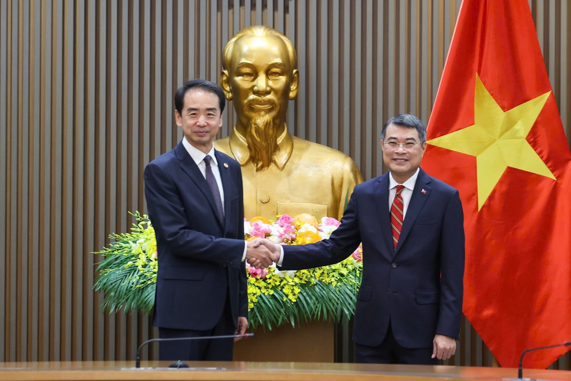 Thủ tướng Lê Minh Hưng tiếp Đại sứ Trung Quốc tại Việt Nam Hà Vĩ 