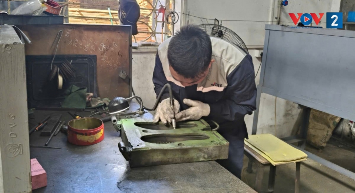 Tiền lương tạo động lực để người lao động cống hiến, sáng tạo