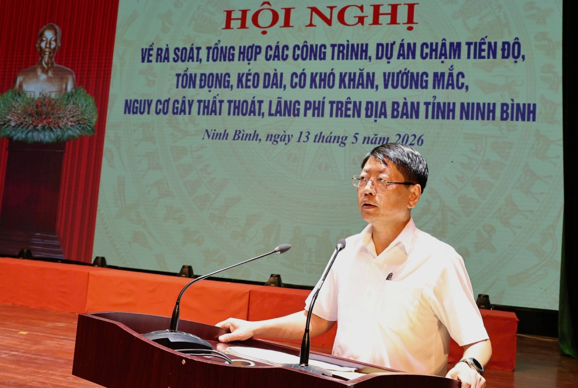 Phó Chủ tịch Thường trực UBND tỉnh Ninh Bình Trần Song Tùng phát biểu kết luận hội nghị