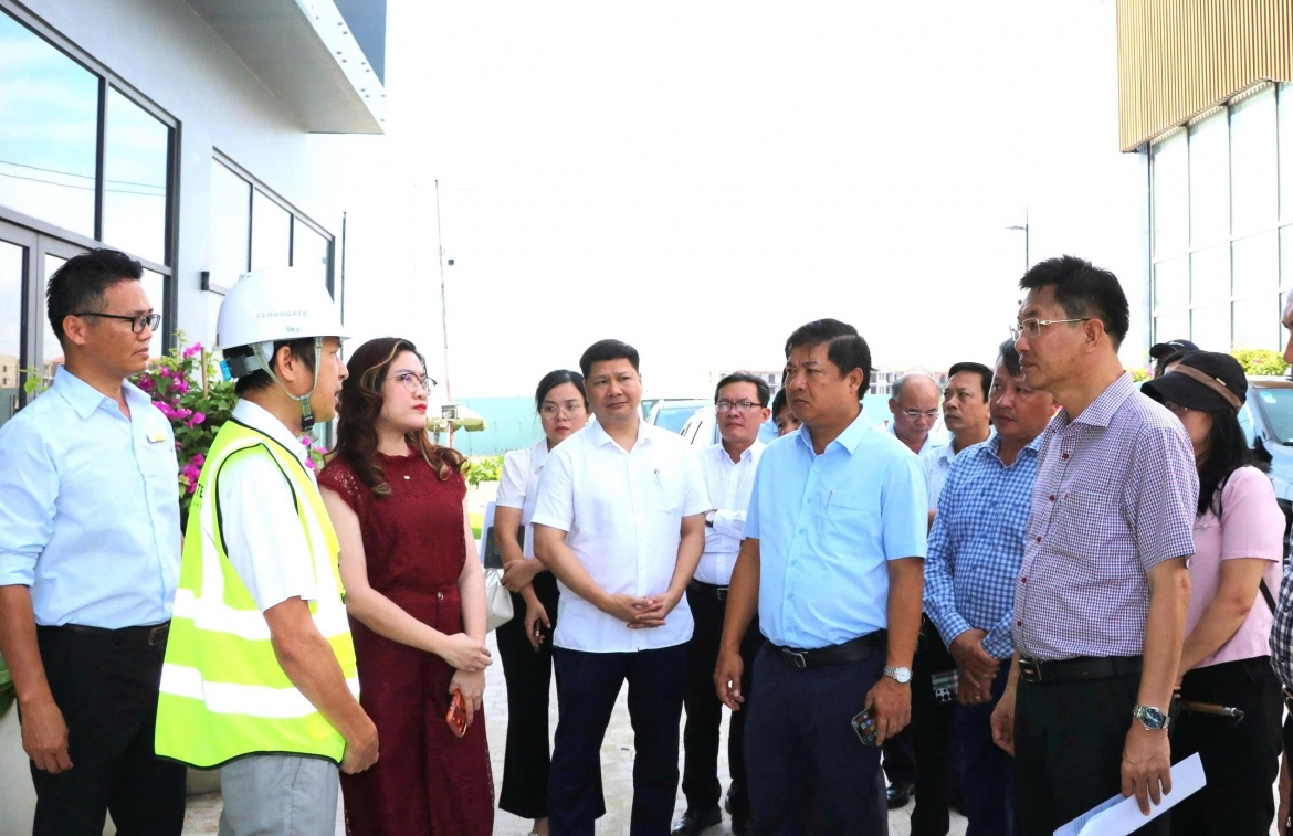 Theo báo cáo của các đơn vị, các dự án đều vướng mắc chủ yếu ở thủ tục đất đai, quy hoạch, đầu tư, dẫn đến kéo dài tiến độ, hiệu quả sử dụng đất chưa cao.