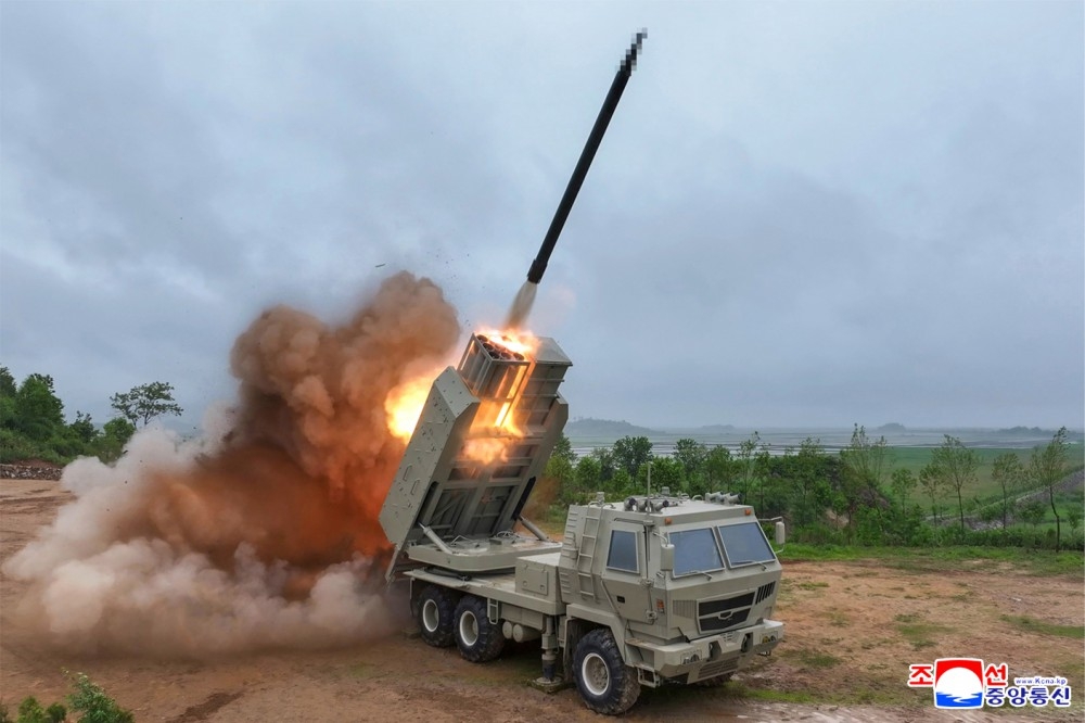 Triều Tiên thử hệ thống vũ khí mới với việc phóng hàng loạt tên lửa ngày 26/5. Ảnh: KCNA.