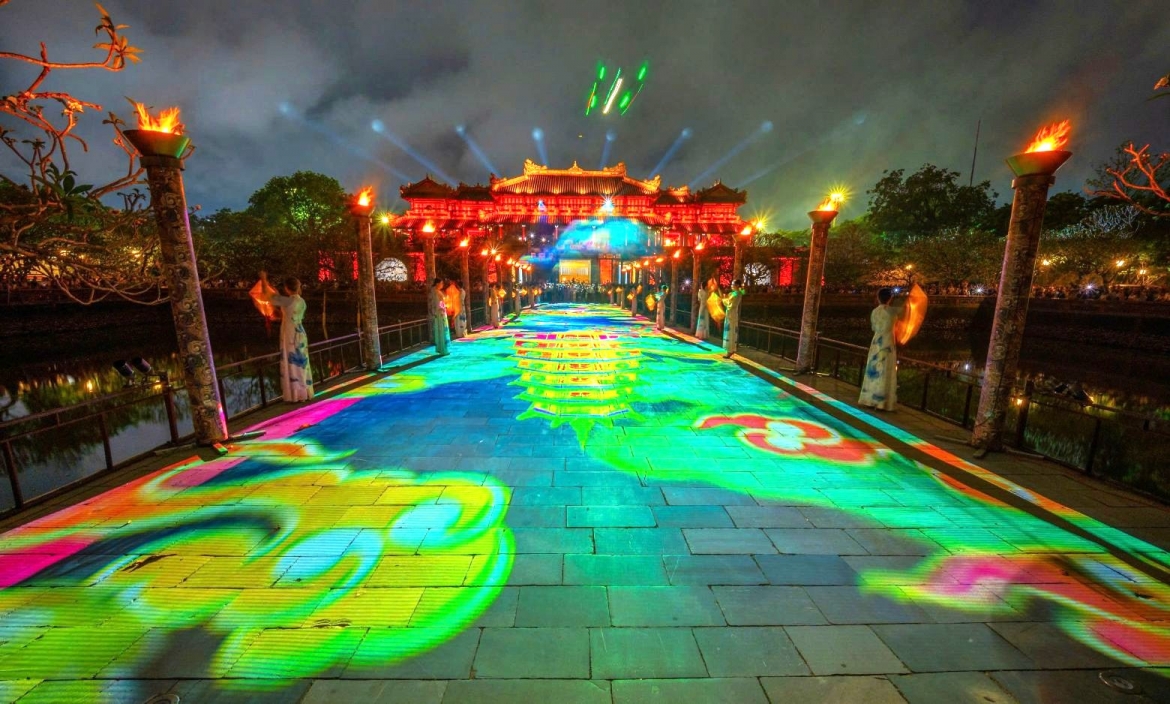 Trình điễn 3D mapping tại Đại nội Huế