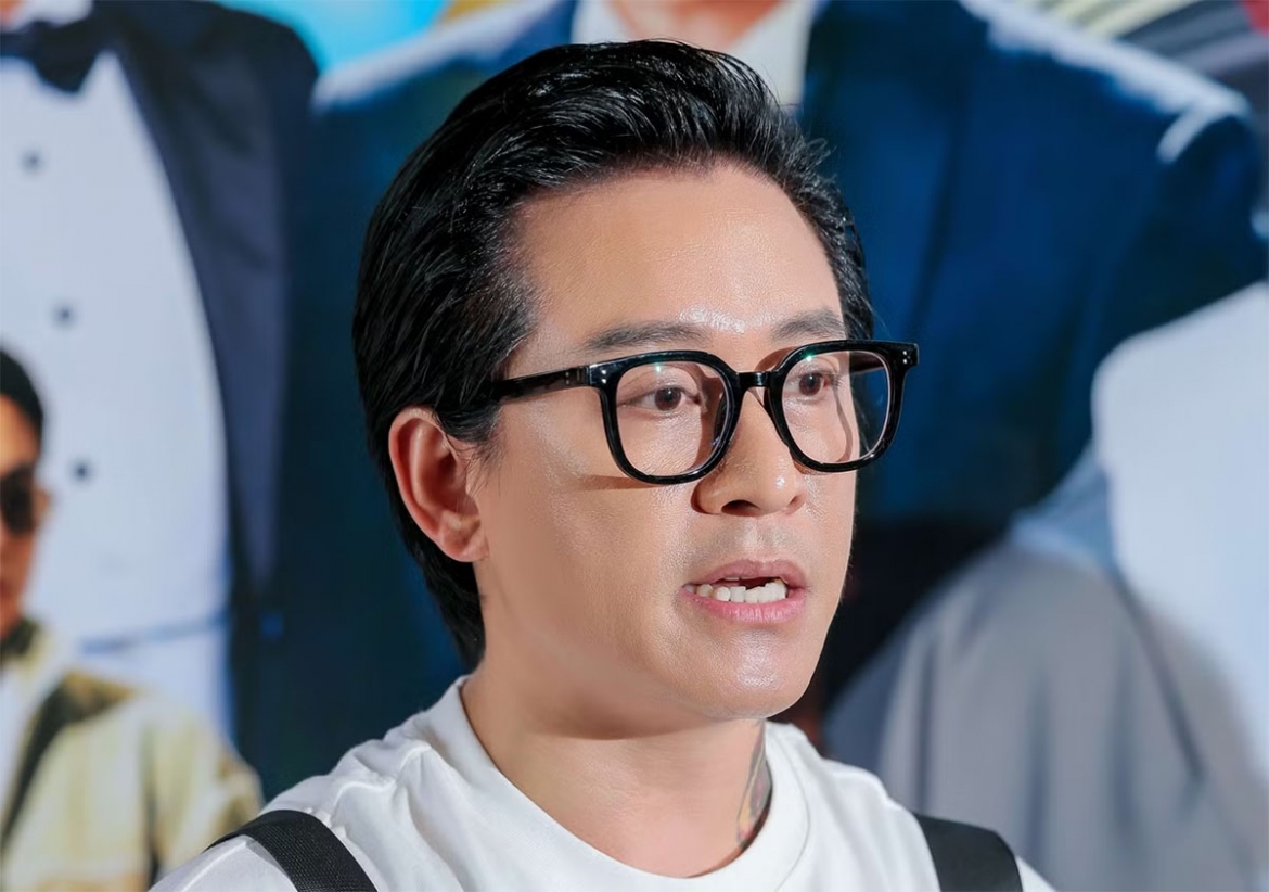 Ca sĩ Tuấn Hưng dừng show ở ban công nhà riêng vì đưa thương hiệu này tới không gian biểu diễn chuyên nghiệp hơn.